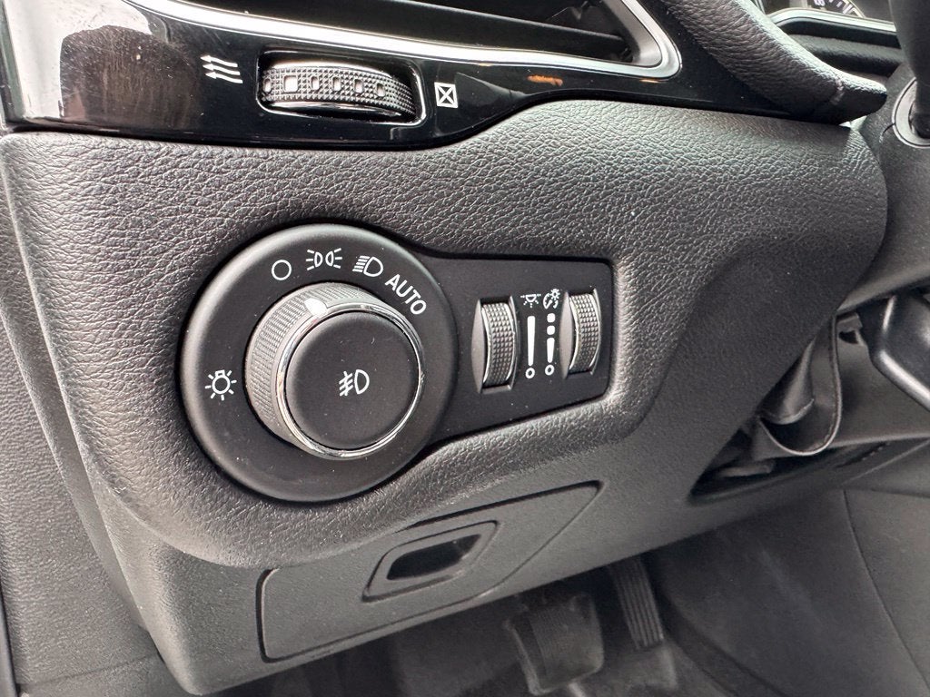 2021 Jeep Cherokee Altitude FWD