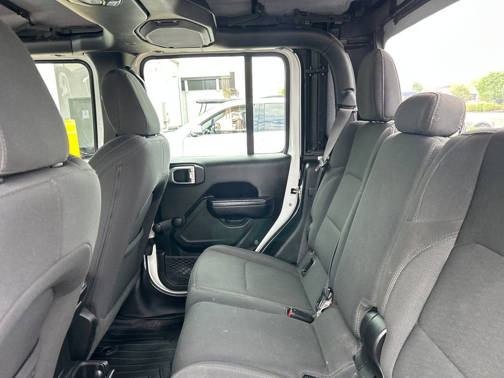 2023 Jeep GLADIATOR Base