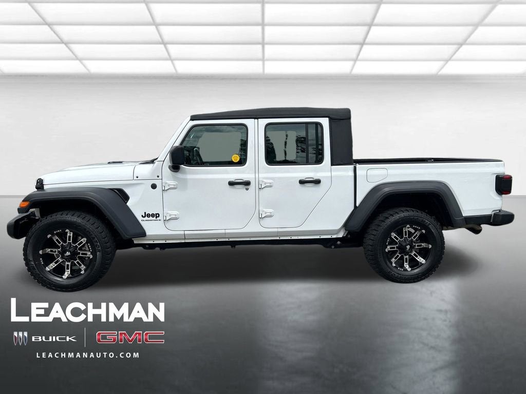 2023 Jeep GLADIATOR Base
