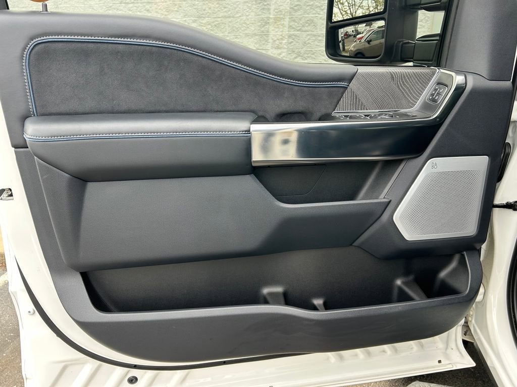 2025 Ford Super Duty F-350 SRW Platinum