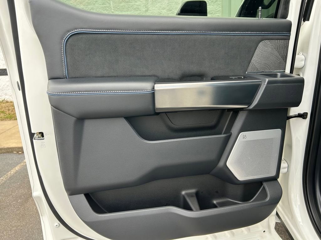 2025 Ford Super Duty F-350 SRW Platinum