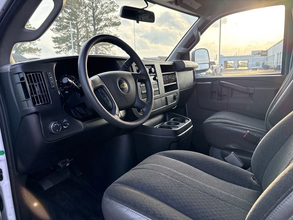 2024 Chevrolet Express Cargo 2500 WT