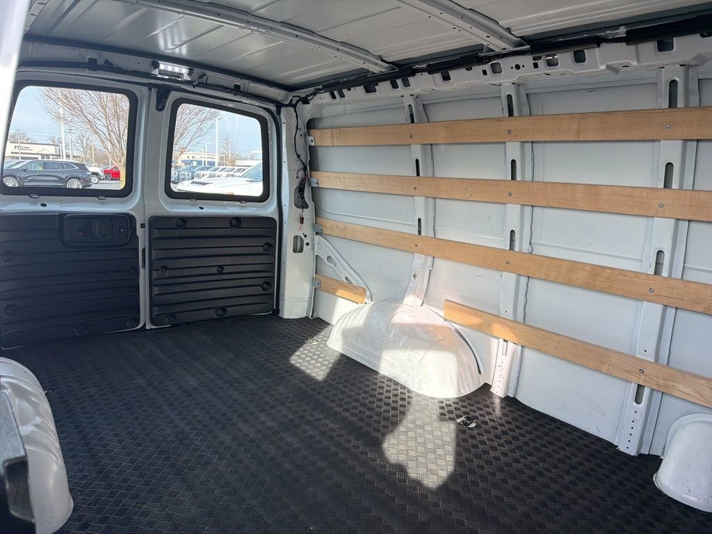 2024 Chevrolet Express Cargo 2500 WT