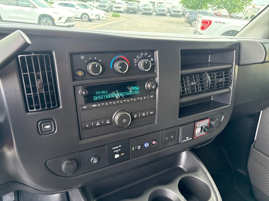 2026 GMC Savana Passenger LT