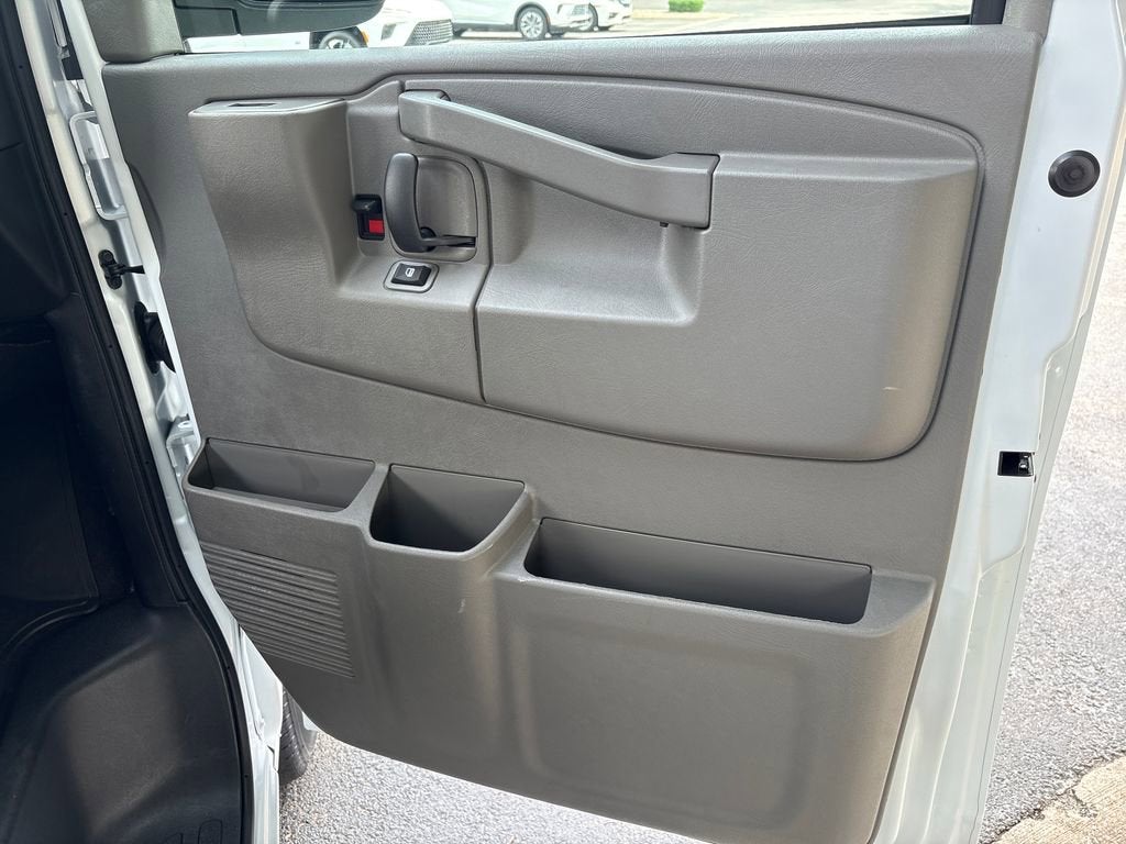 2026 GMC Savana Passenger LT