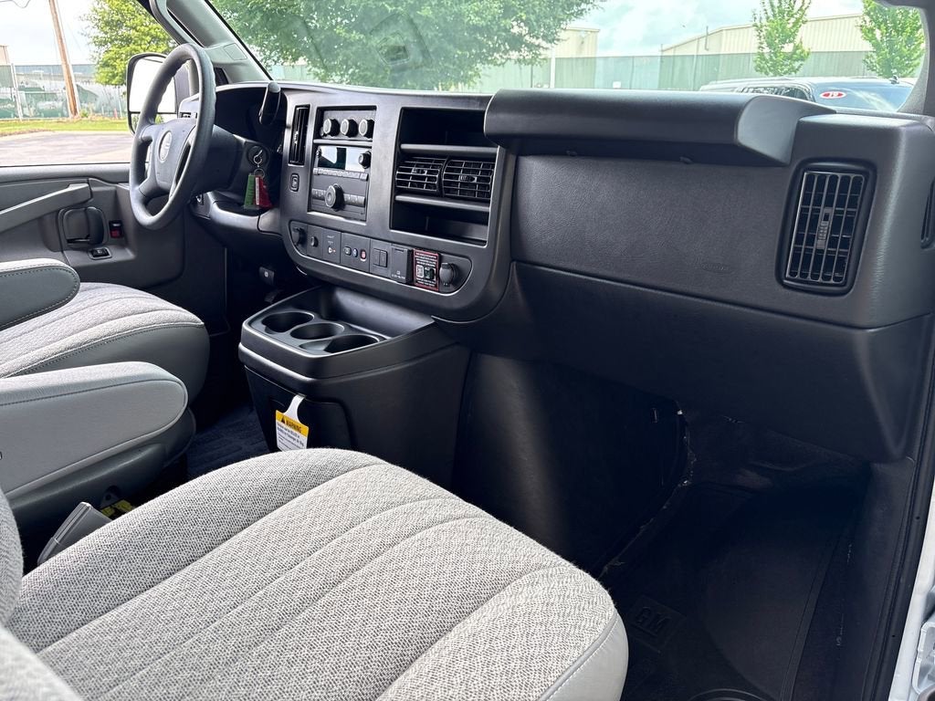 2026 GMC Savana Passenger LT