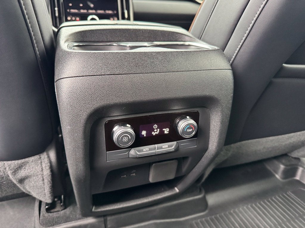 2025 GMC Acadia AT4