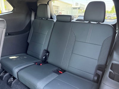 2025 GMC Acadia AT4