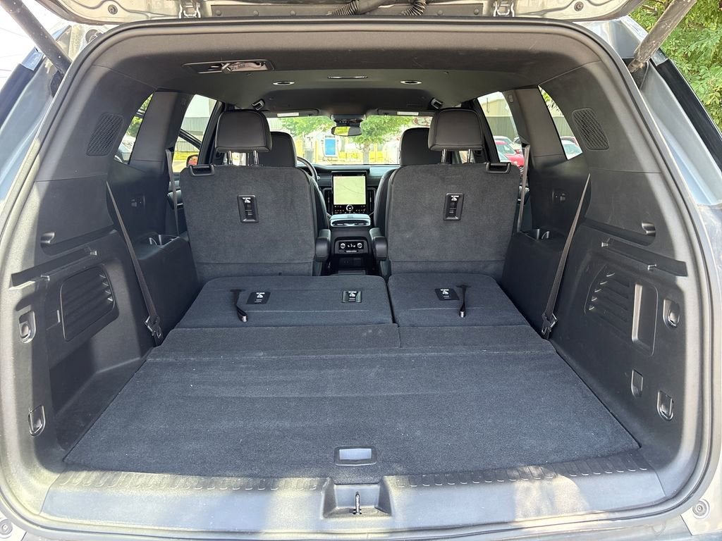 2025 GMC Acadia AT4