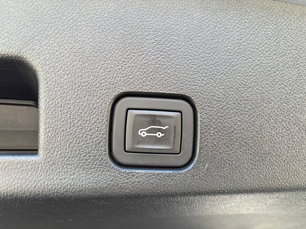 2025 GMC Acadia AT4