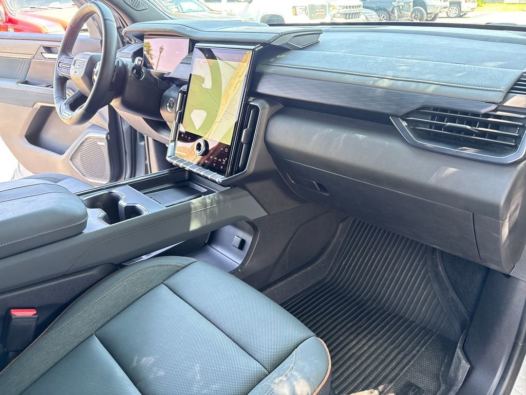 2025 GMC Acadia AT4