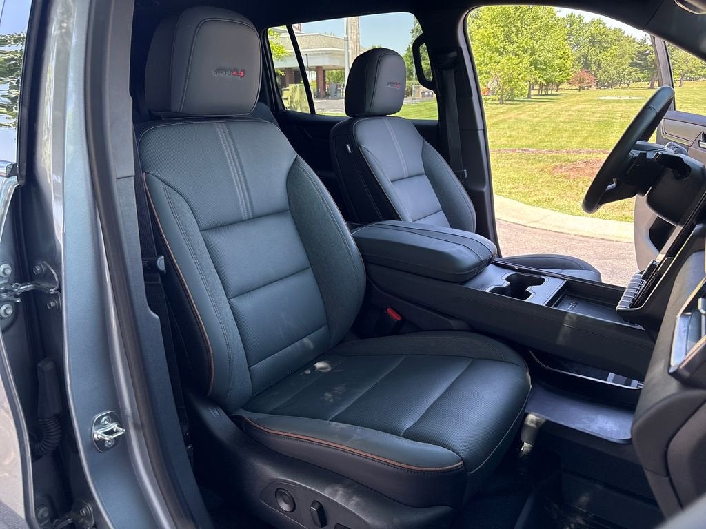 2025 GMC Acadia AT4