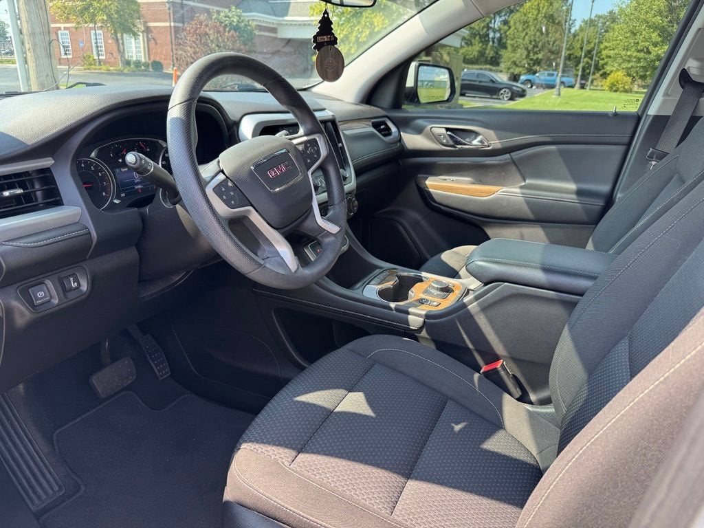 2022 GMC Acadia SLE