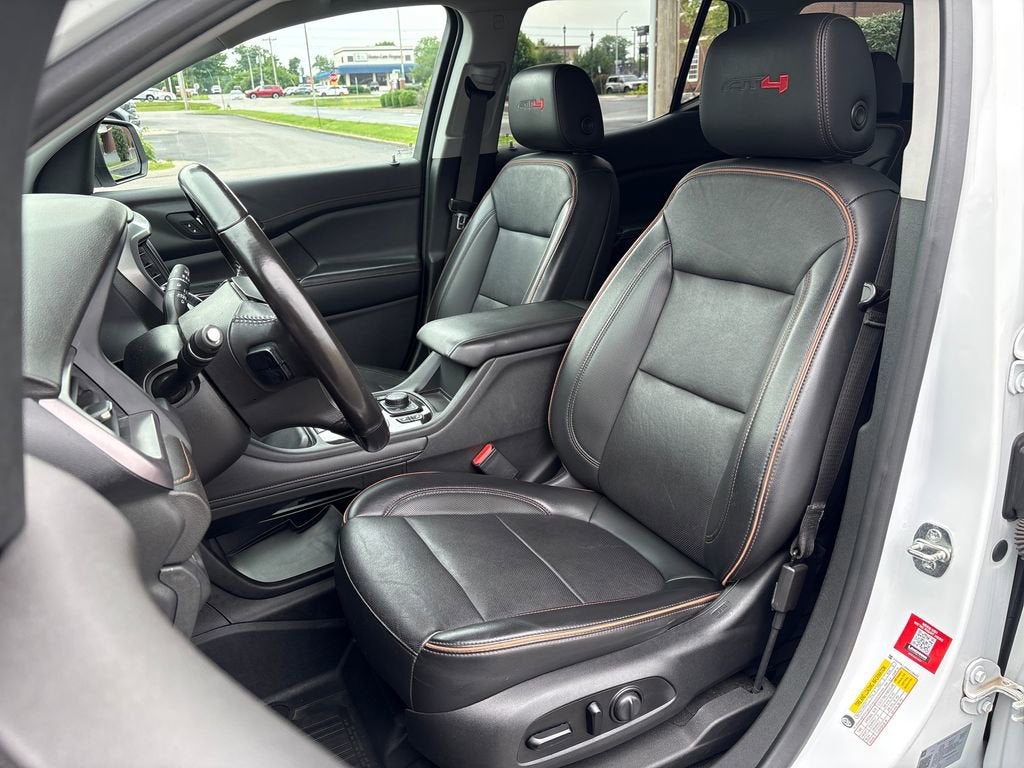 2021 GMC Acadia AT4