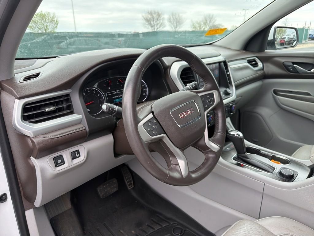 2017 GMC Acadia SLT