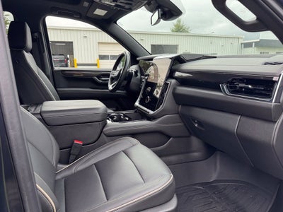 2025 GMC Yukon Elevation