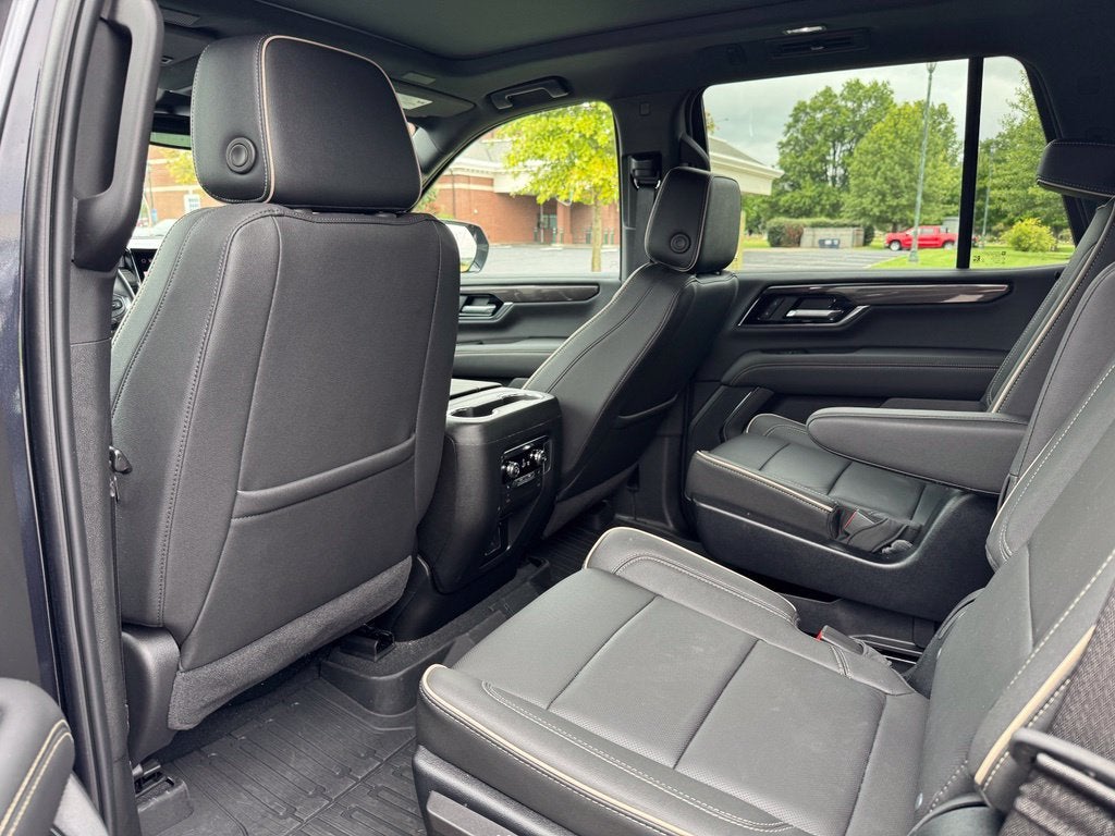2025 GMC Yukon Elevation