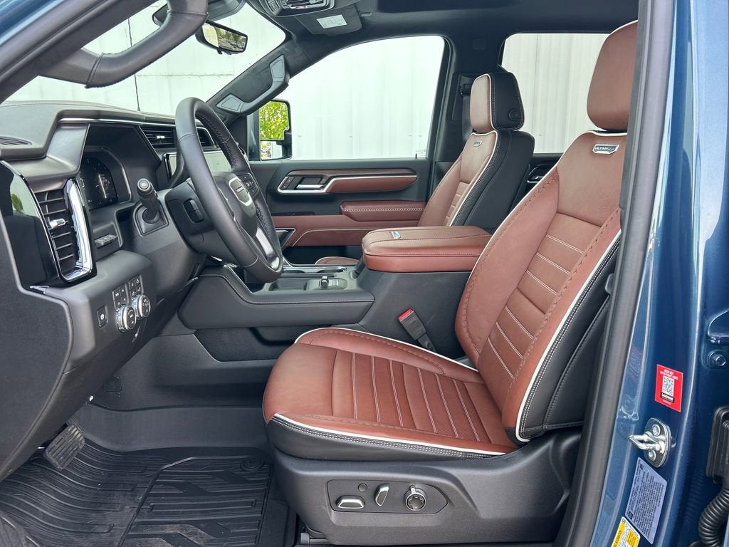 2026 GMC Sierra 3500 HD Denali Ultimate DRW