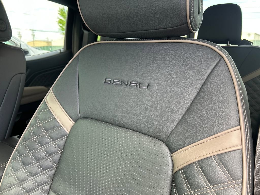 2025 GMC Canyon Denali