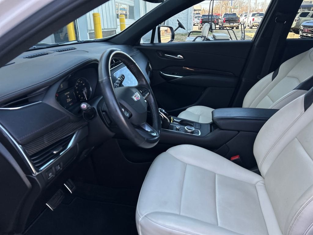 2023 Cadillac XT4 Sport