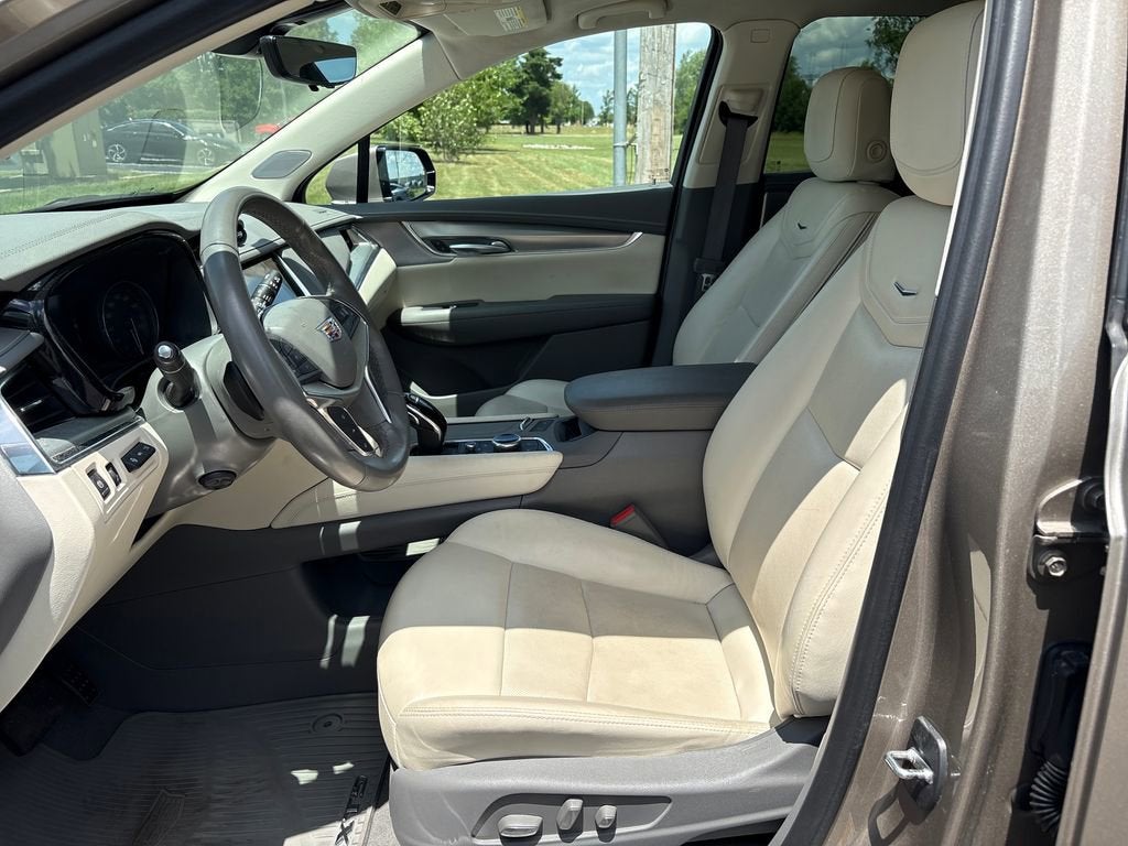 2022 Cadillac XT5 Premium Luxury