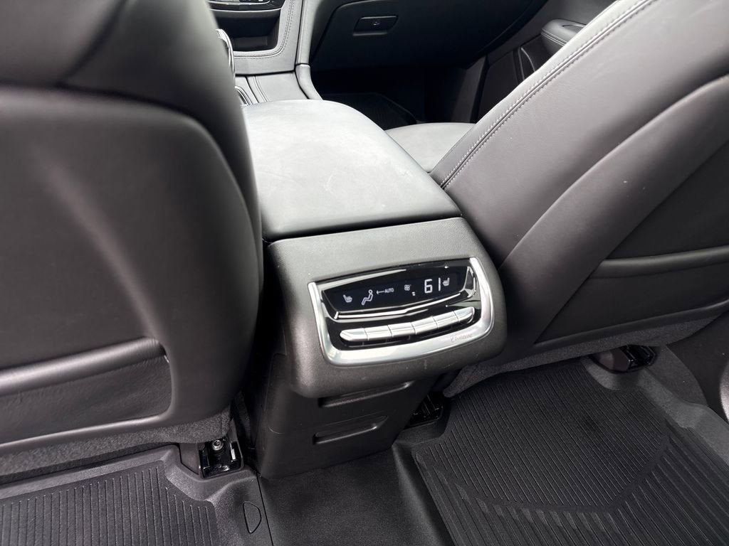 2025 Cadillac XT6 Sport