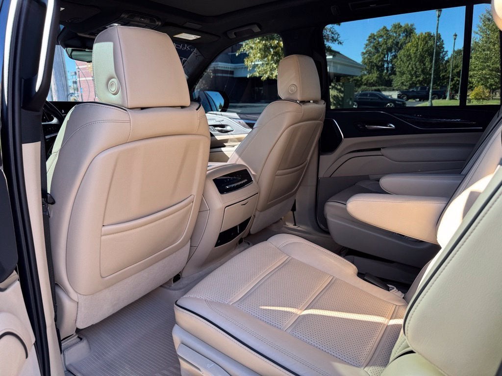 2022 Cadillac Escalade ESV Premium Luxury