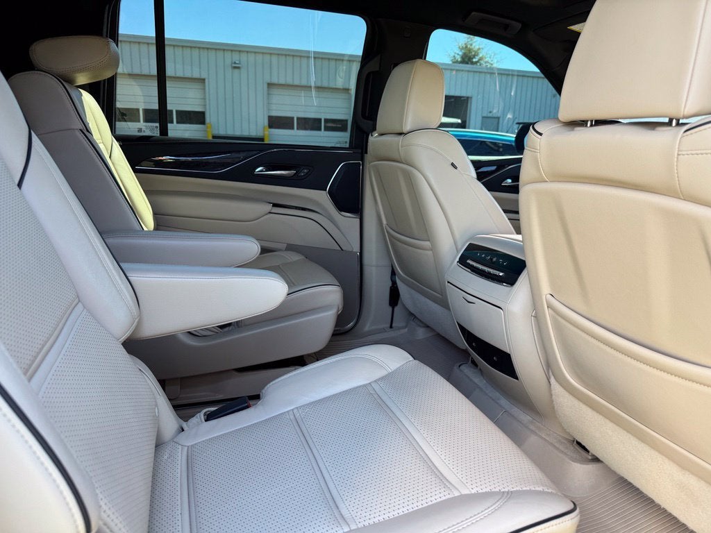 2022 Cadillac Escalade ESV Premium Luxury