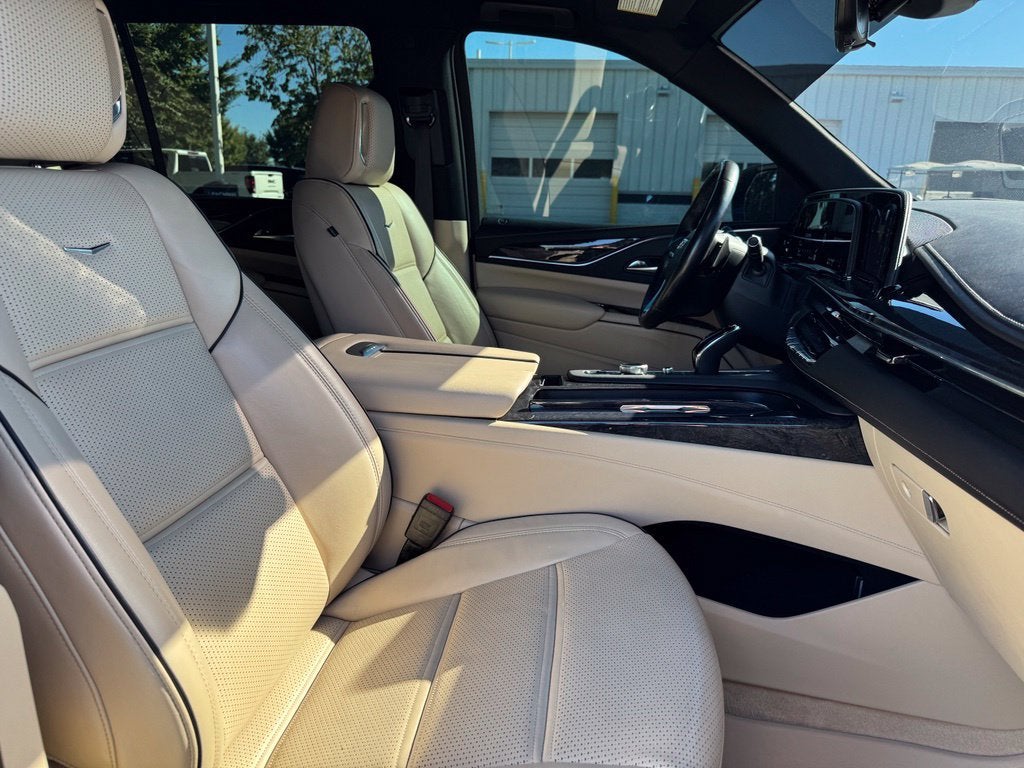 2022 Cadillac Escalade ESV Premium Luxury