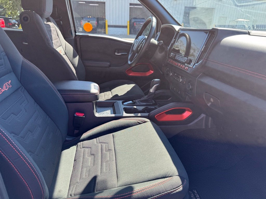 2025 Nissan Frontier Crew Cab PRO-4X 4x4