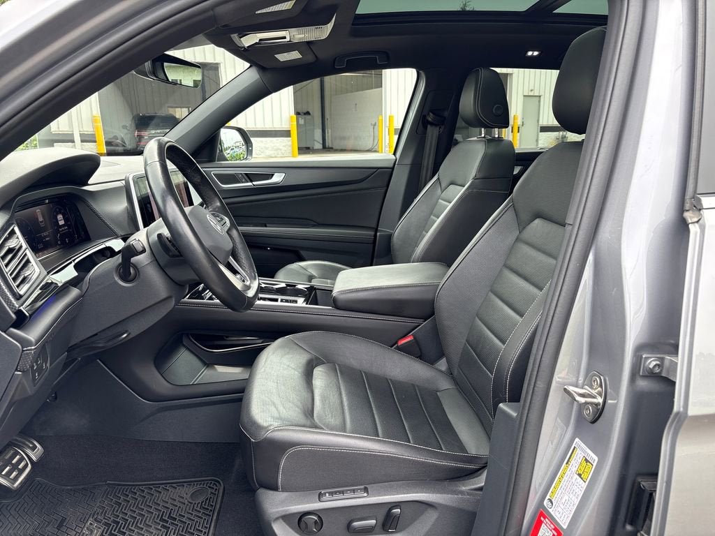 2024 Volkswagen Atlas Cross Sport 2.0T SEL R-Line