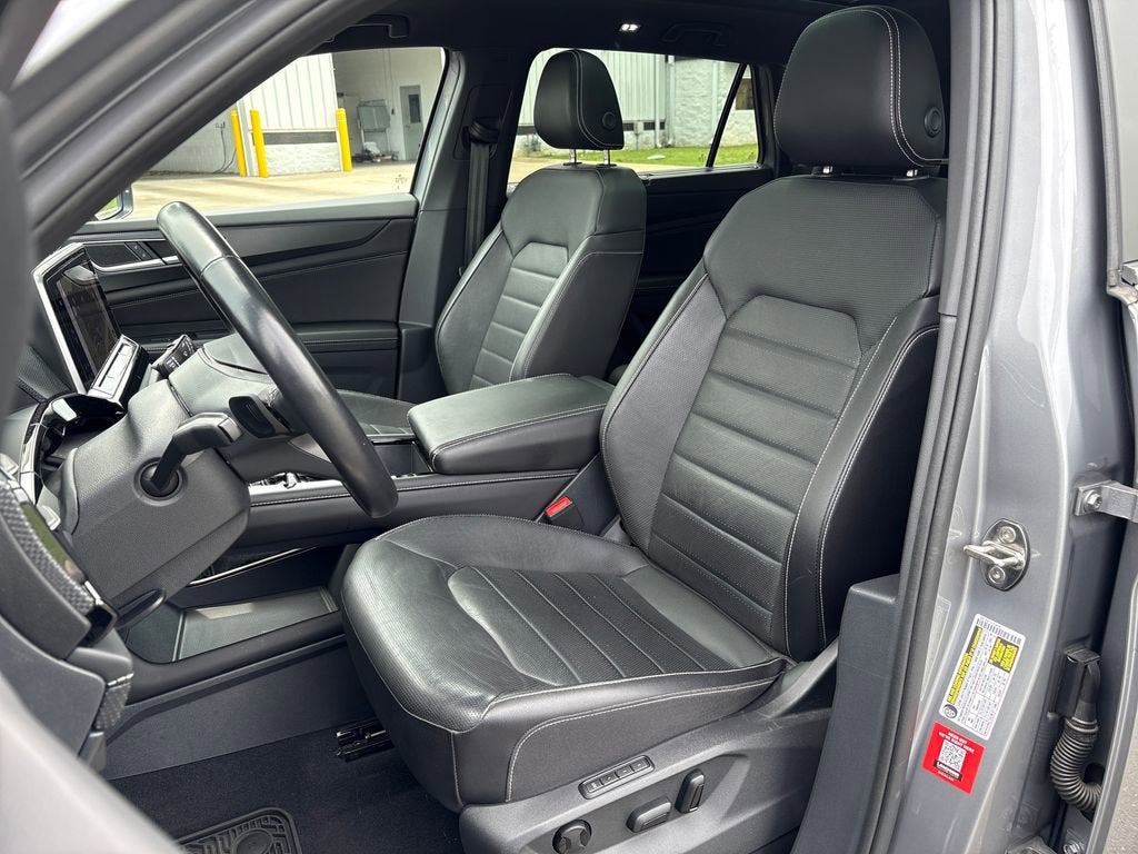 2024 Volkswagen Atlas Cross Sport 2.0T SEL R-Line