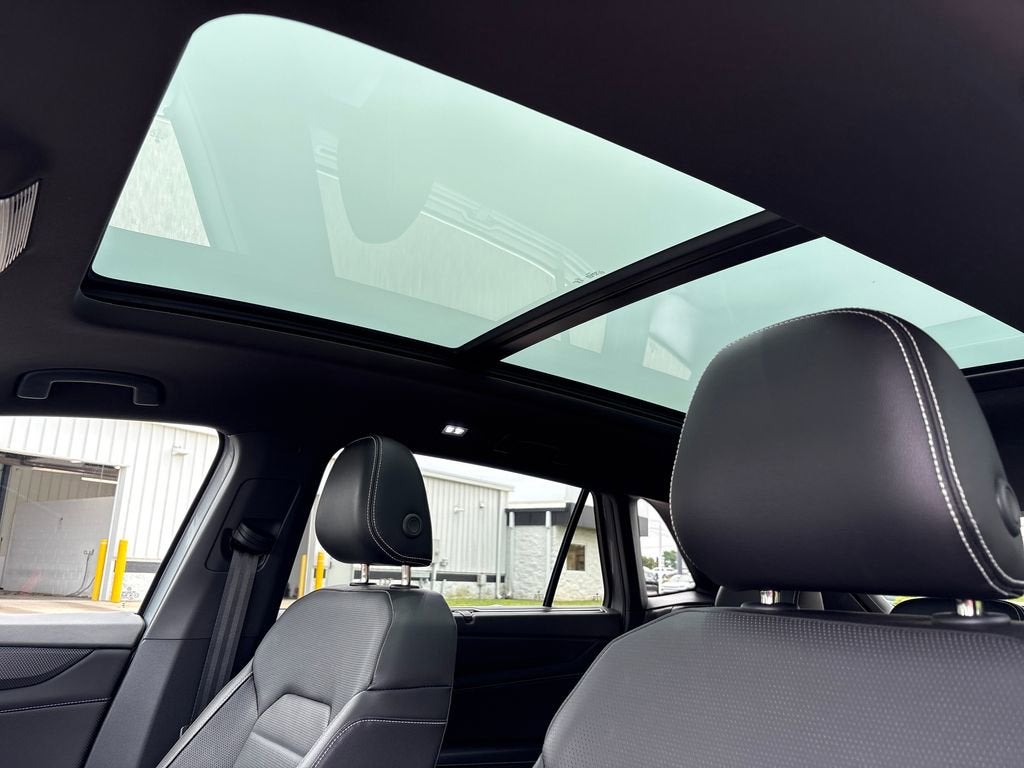 2024 Volkswagen Atlas Cross Sport 2.0T SEL R-Line