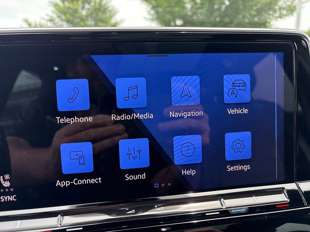 2024 Volkswagen Atlas Cross Sport 2.0T SEL R-Line