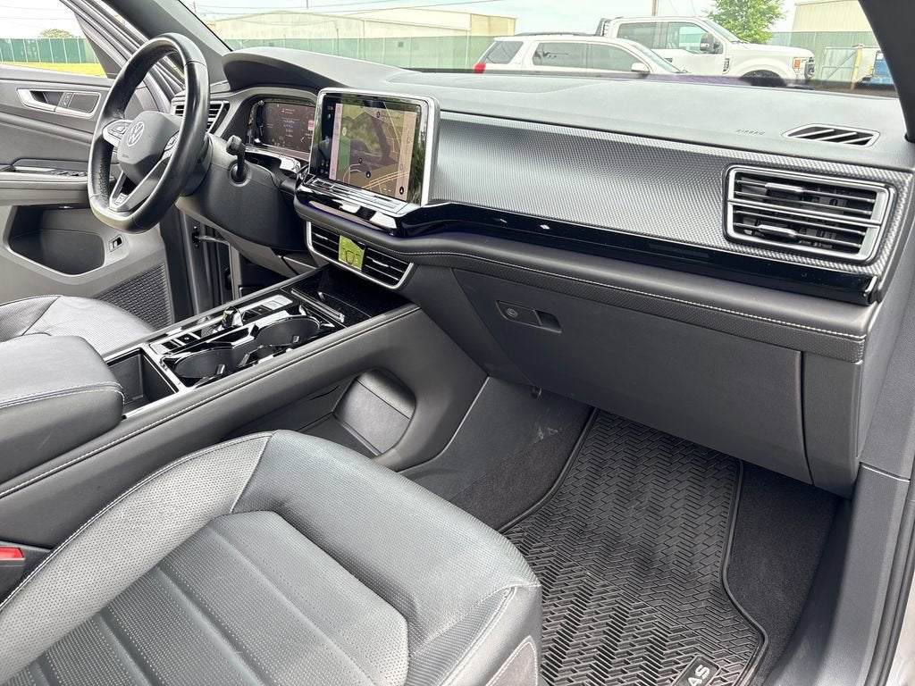 2024 Volkswagen Atlas Cross Sport 2.0T SEL R-Line
