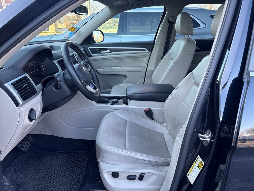 2022 Volkswagen Atlas 3.6L V6 SE w/Technology