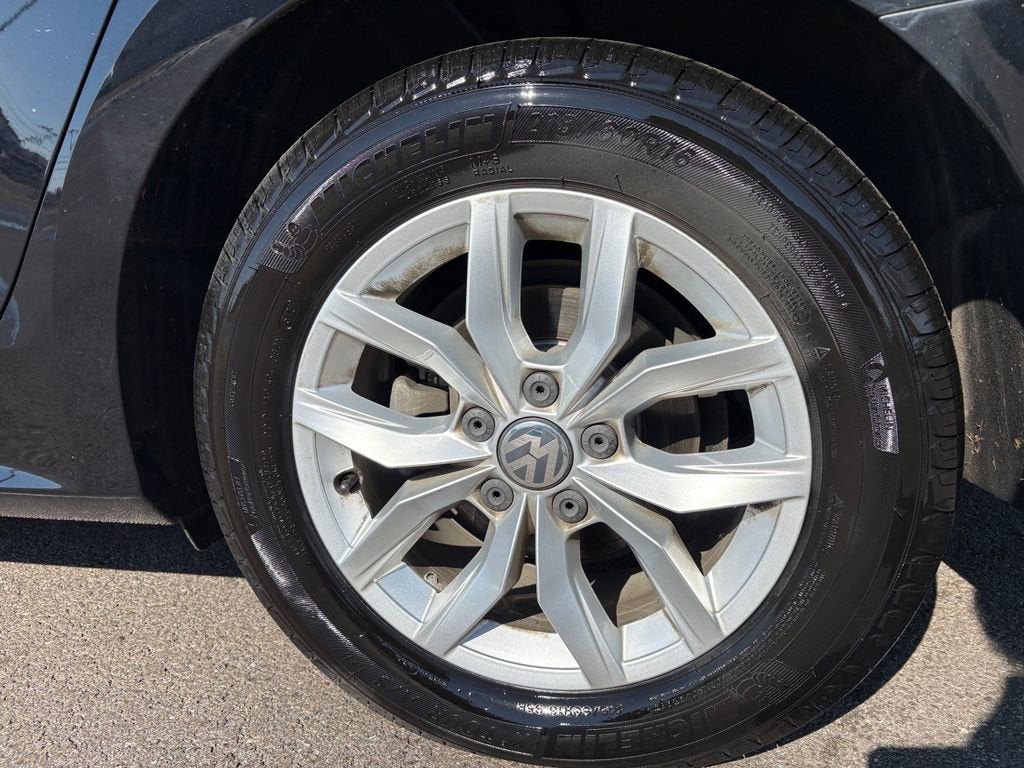 2017 Volkswagen Passat 1.8T S