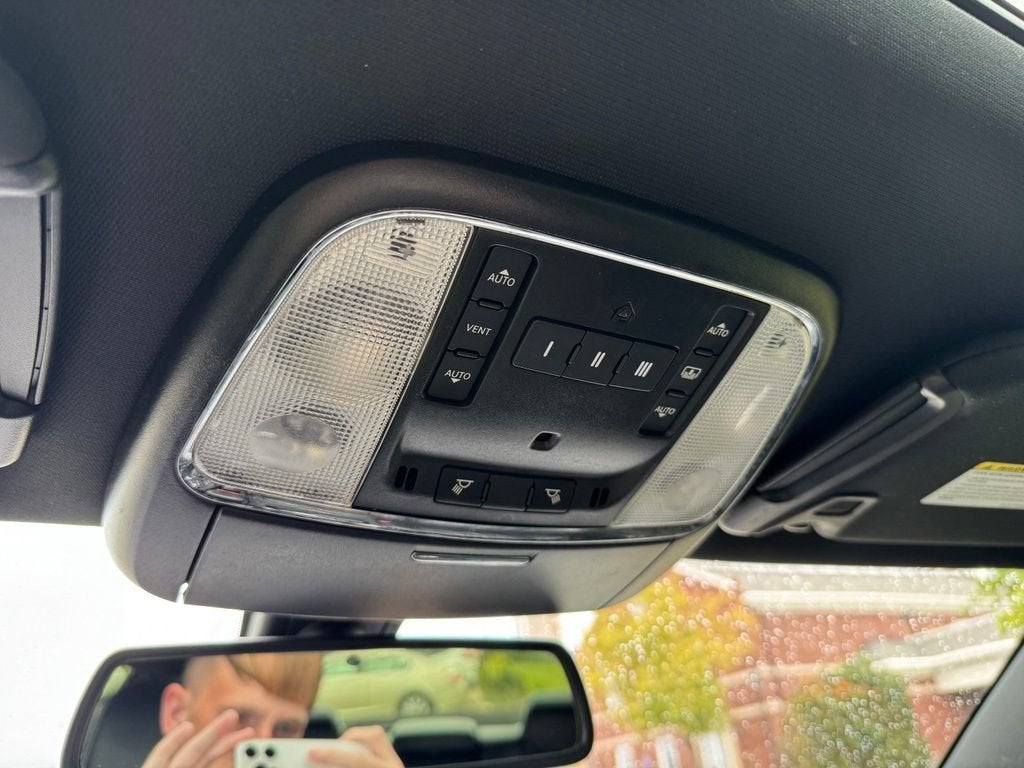 2022 Chrysler 300 S
