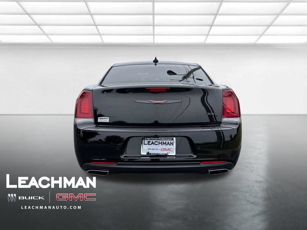 2022 Chrysler 300 S