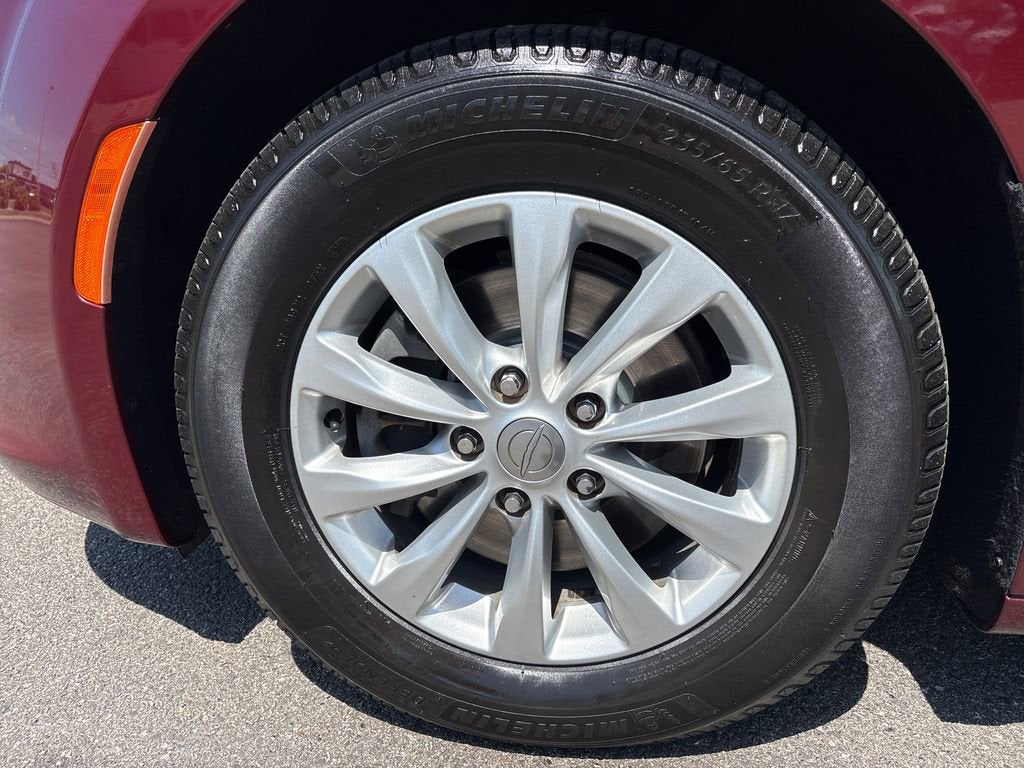 2017 Chrysler Pacifica Touring-L