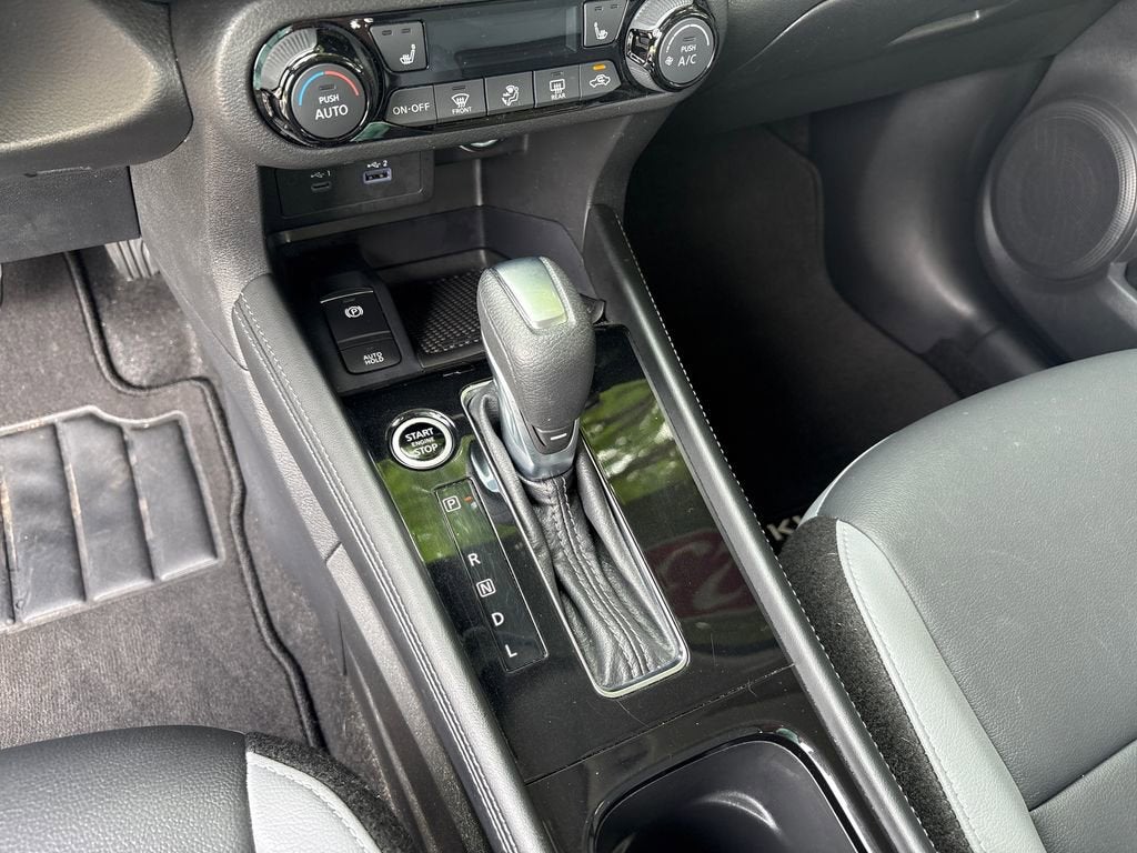 2023 Nissan Kicks SR Xtronic CVT