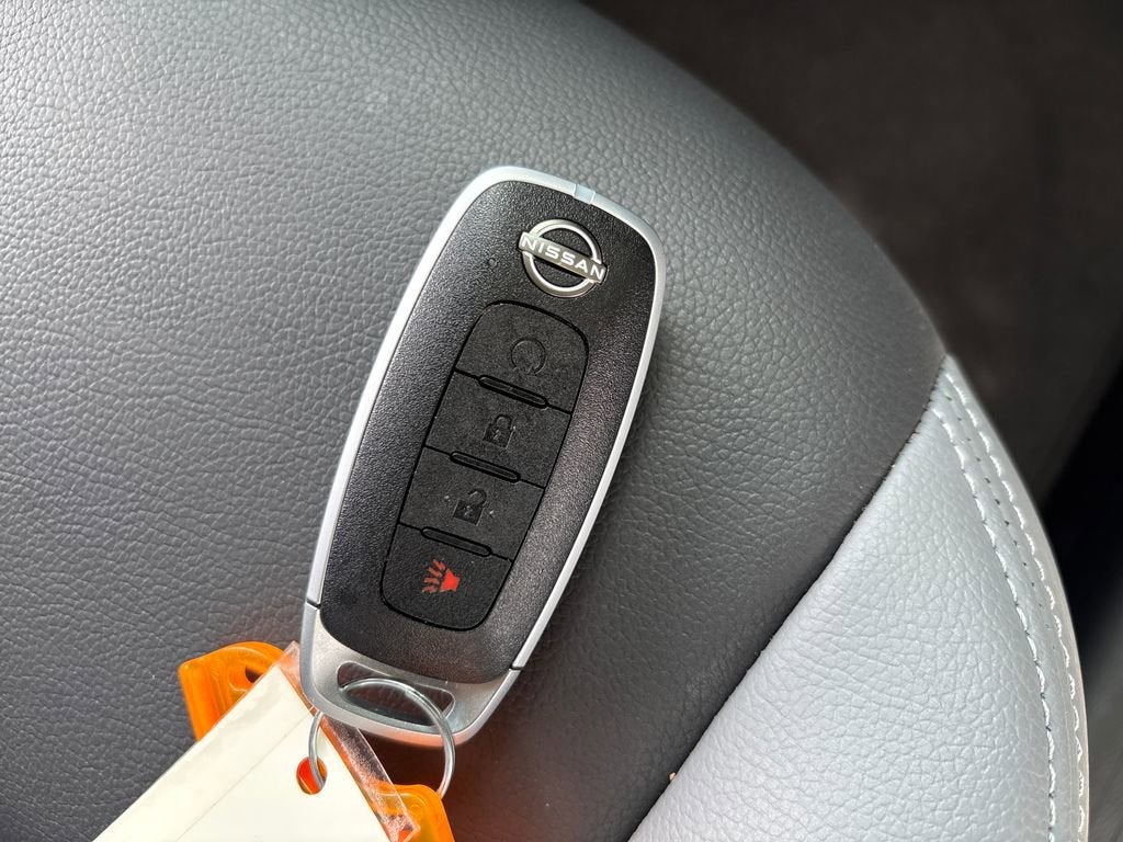 2023 Nissan Kicks SR Xtronic CVT