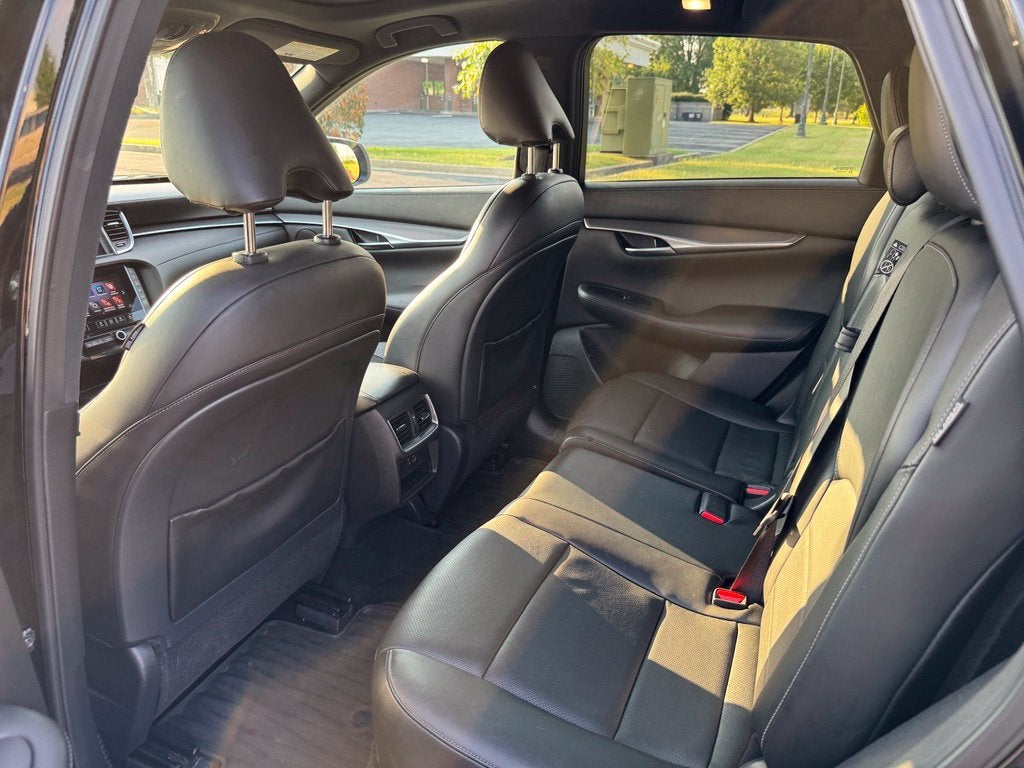 2022 INFINITI QX50 LUXE AWD