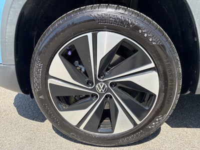 2025 Volkswagen Taos SE