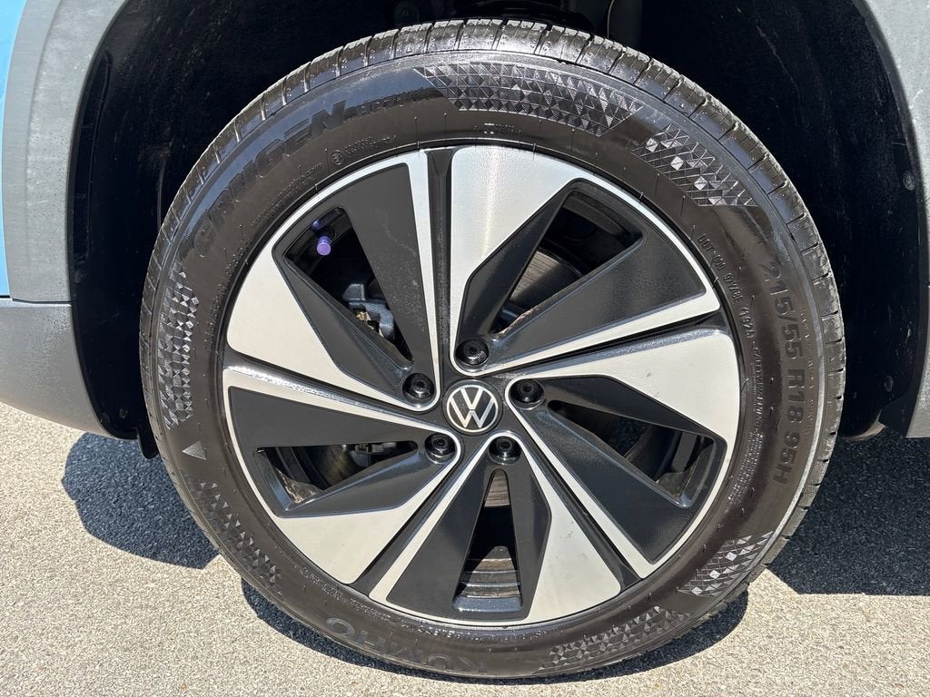 2025 Volkswagen Taos SE