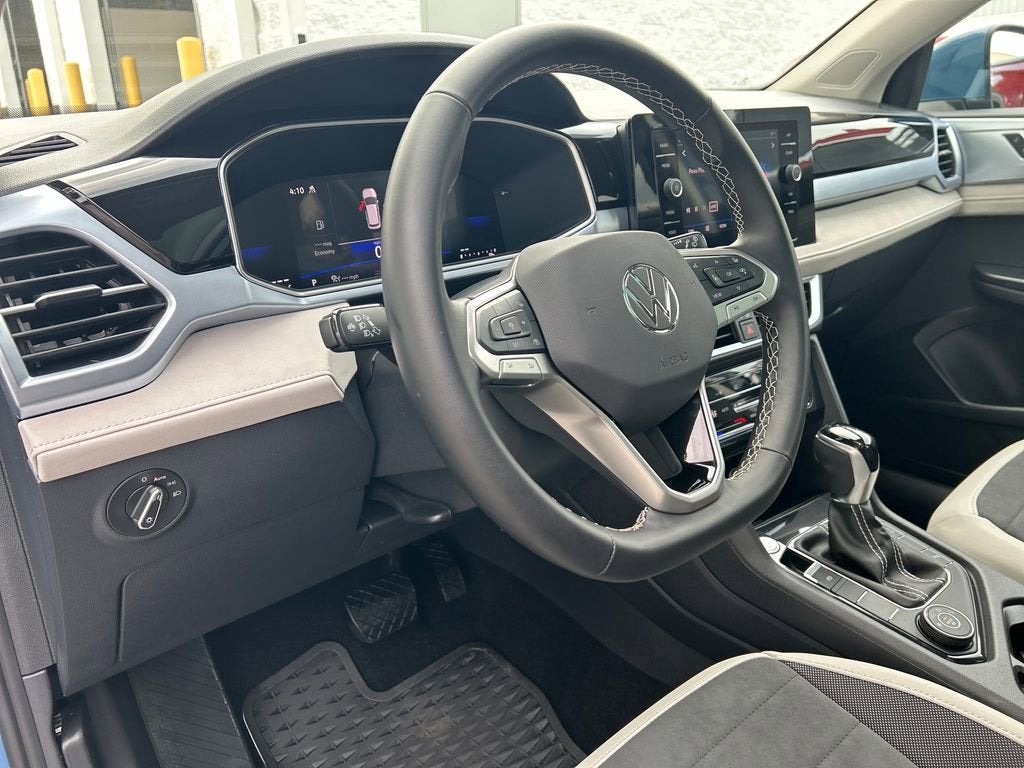 2025 Volkswagen Taos SE