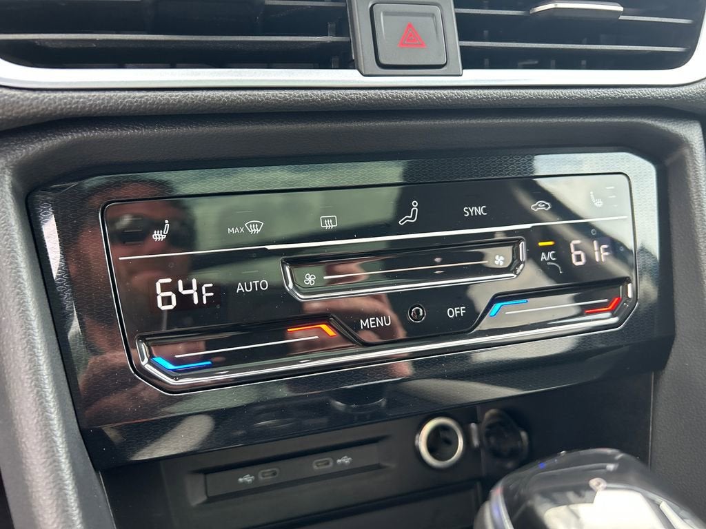 2025 Volkswagen Taos SE