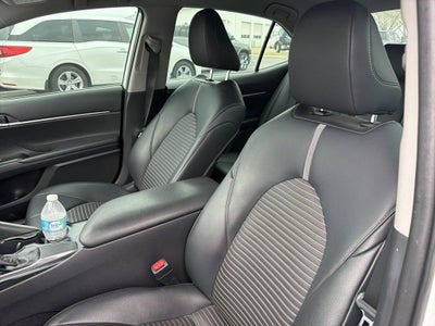 2019 Toyota CAMRY SE