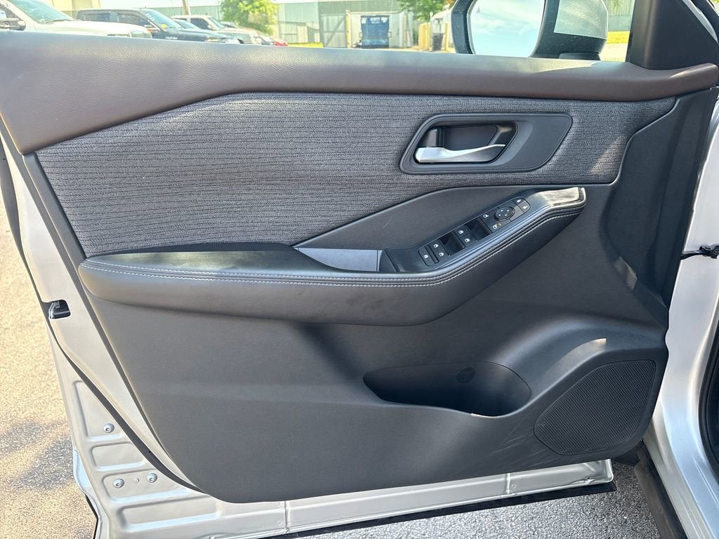 2021 Nissan Rogue SV FWD