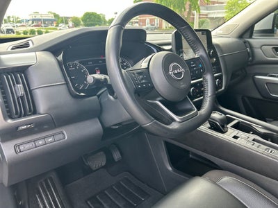 2022 Nissan Pathfinder SL 2WD